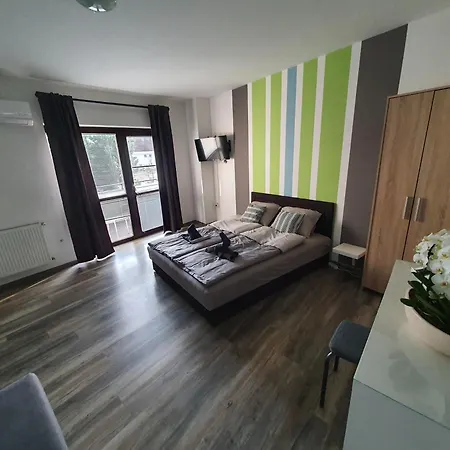 Krisy Apartman Hajduszoboszlo Exterior photo